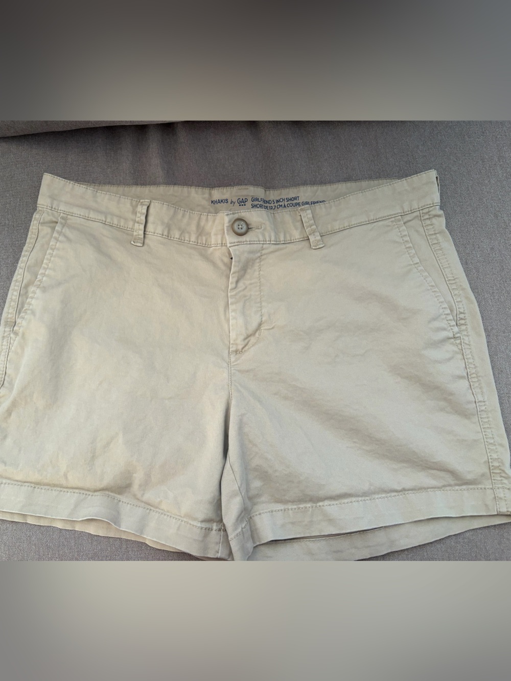 GAP Women’s Girlfriend 5” Light Beige Flat Front Shorts